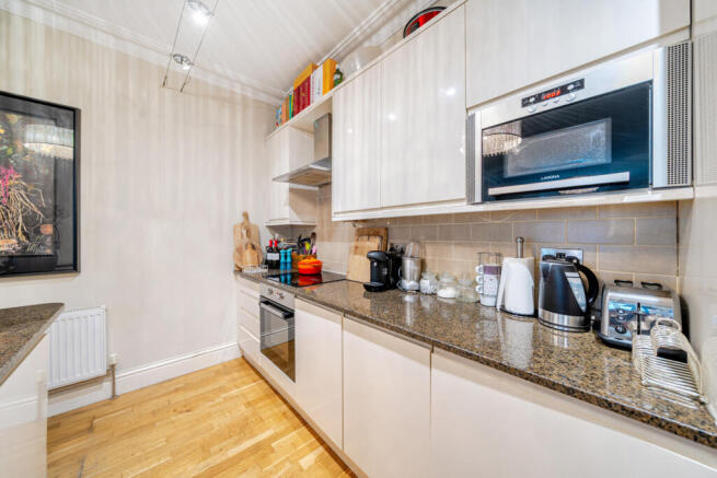 1408211-12-6985c5...