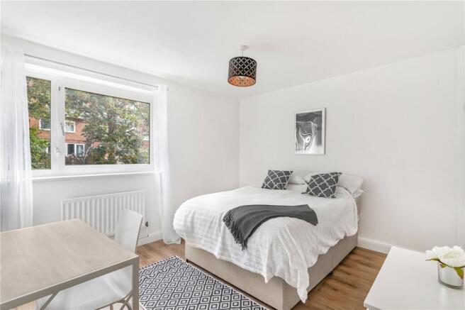 Dilton Gardens, London, SW15 photo 4