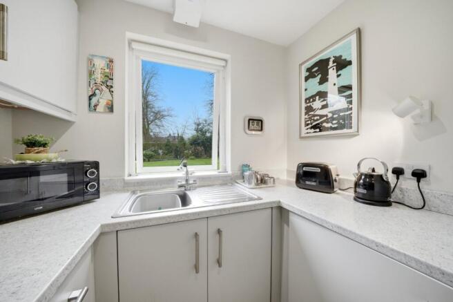 2 bed Apartment for sale Image 11