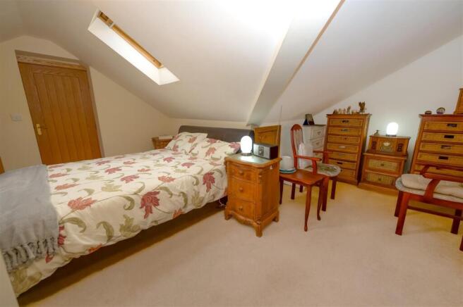 3 bed Bungalow for sale Image 9