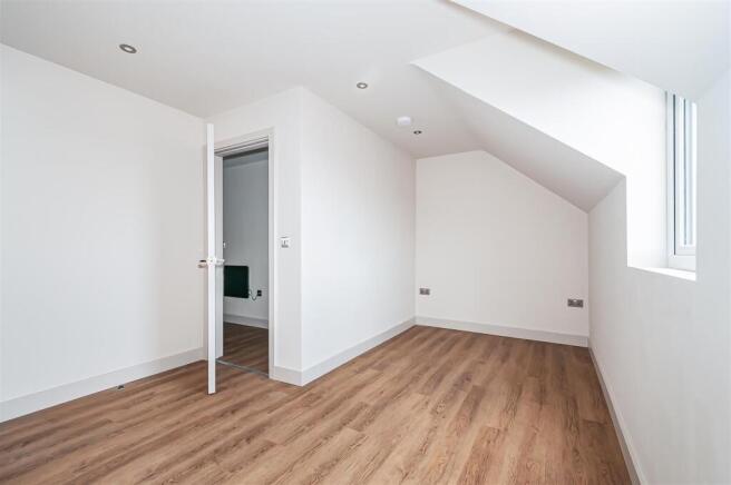 1 bed Apartment to rent Image 4