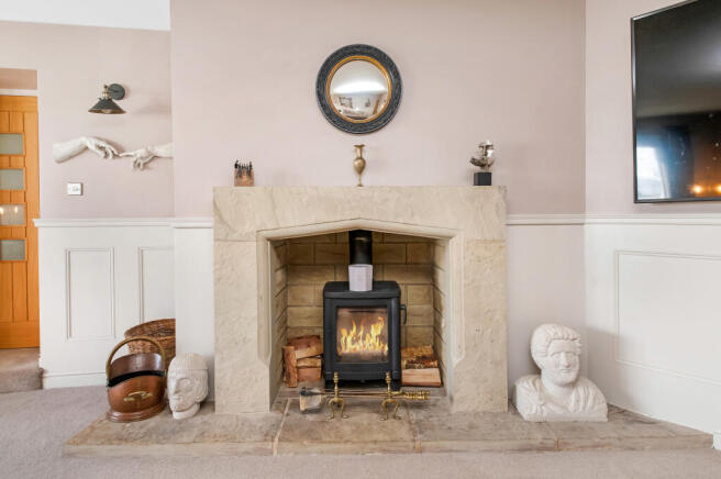 5 bed Detached for sale Image 7