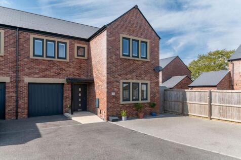 Reservoir View, Skelmanthorpe, HD8
