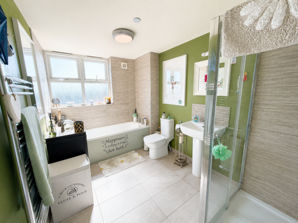 4 bed Town House for sale Image 11