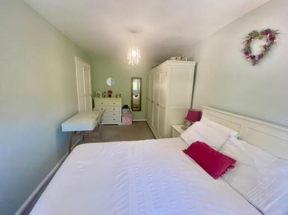 3 bed Terraced for sale Image 10