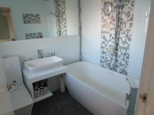 BEDROOM 2