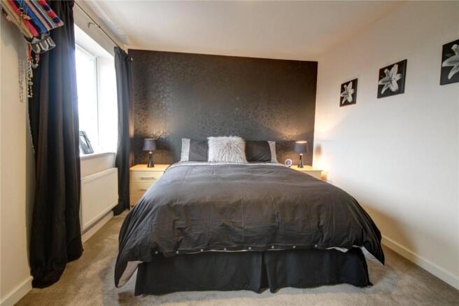Bedroom 1 Pic 3