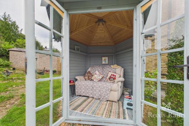 2 bed Apartment for sale Image 9