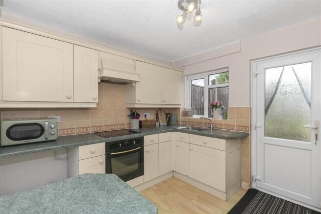 Kitchen 1.jpg