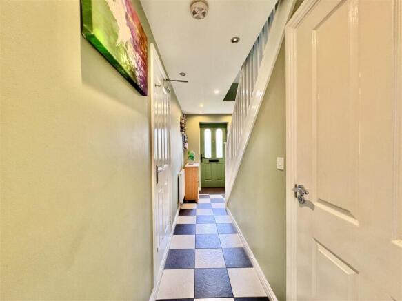4 bed Semi-Detached for sale Image 6