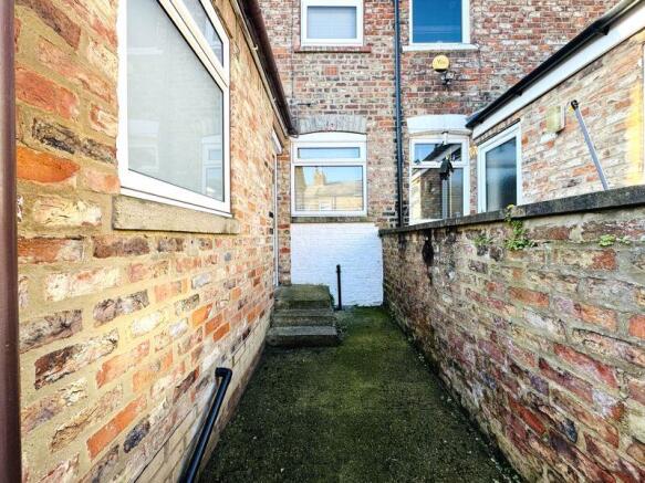 2 bed Terraced for sale Image 11
