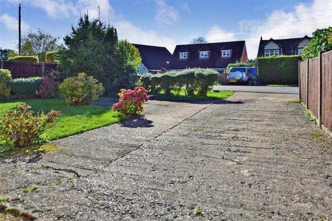 Driveway/Parking