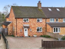 32, Anstey Close, Aylesbury HP18 0NB