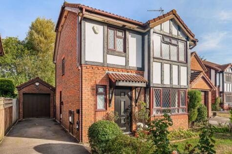 Lyndley Chase, Bishops Cleeve, Cheltenham, GL52