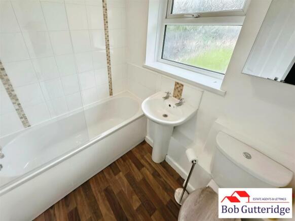 FIRST FLOOR BATHROOM