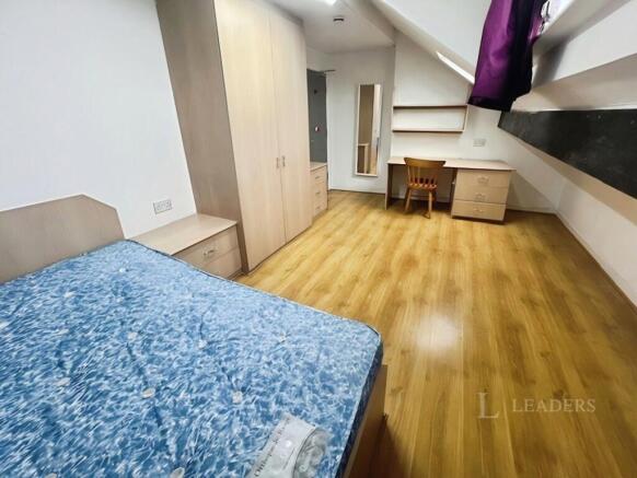 7 bed Terraced to rent Image 12