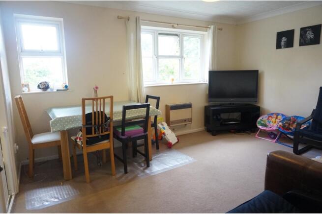 Lounge/Dining Room