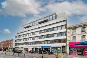 Flat 106, 64 70 Green Dragon House, High Street, Croydon CR0 1FT
