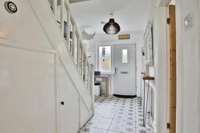 5 bed Semi-Detached for sale Image 4