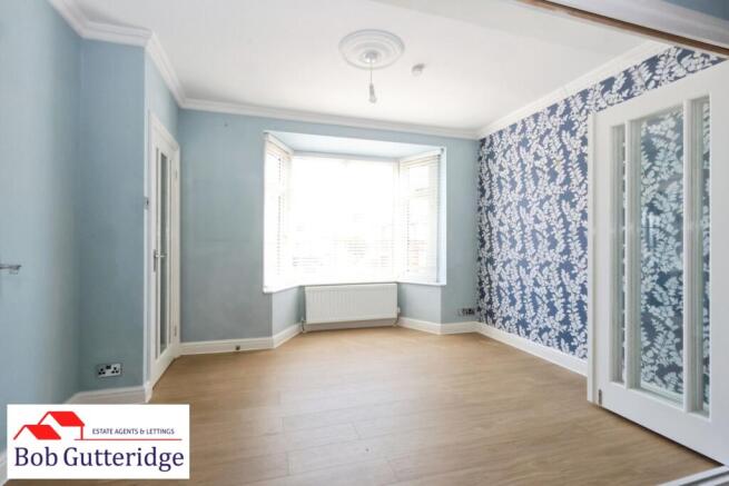 BAY FRONTED LOUNGE