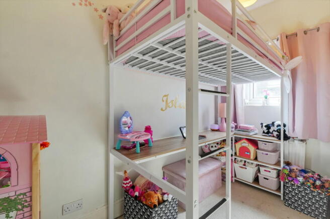 3 bed Terraced for sale Image 9
