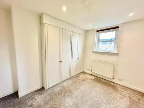 2 bed Apartment to rent Image 7