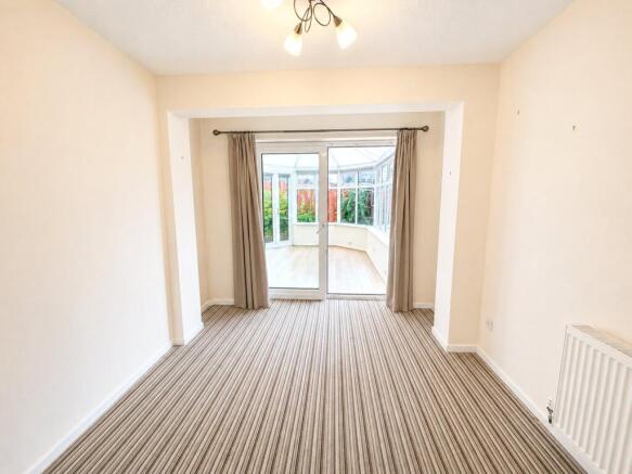 3 bed Semi-Detached for sale Image 8
