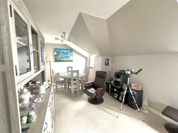 1 bed Penthouse for sale Image 8