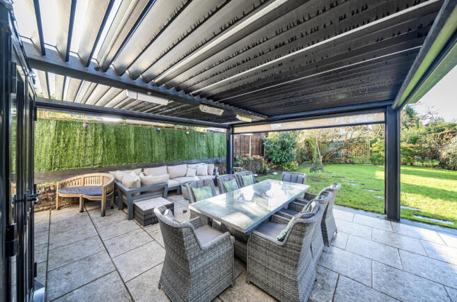 1400817-4-696a81c...