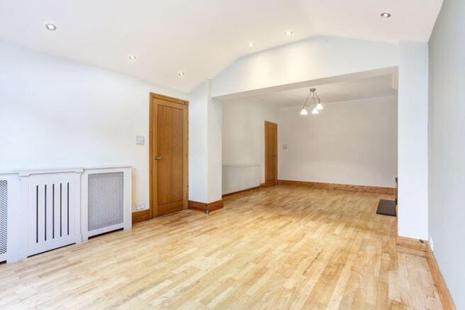 OPEN PLAN LIVING/DINING ROOM