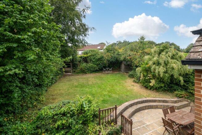5 bed Detached for sale Image 8