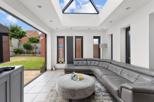4 bed Detached for sale Image 7