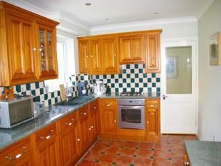 KITCHEN/BREAKFAST ROOM