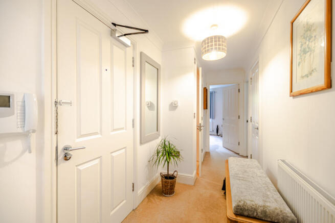 2 bed Apartment for sale Image 8