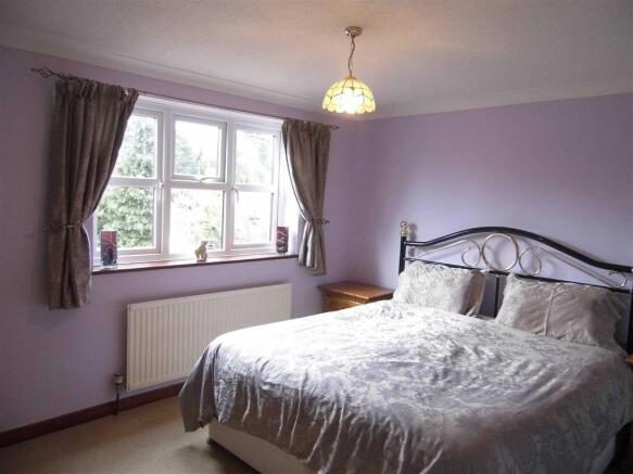 BEDROOM 2