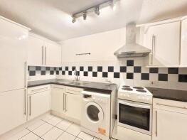 16, Frensham Court, Frensham Road, Southsea PO4 8AQ