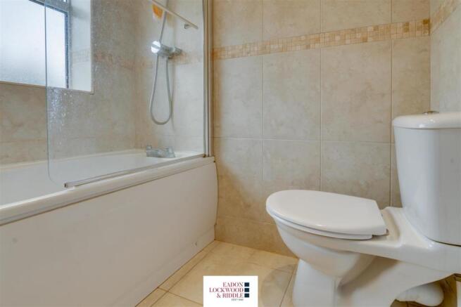 Bathroom 1-2.jpg