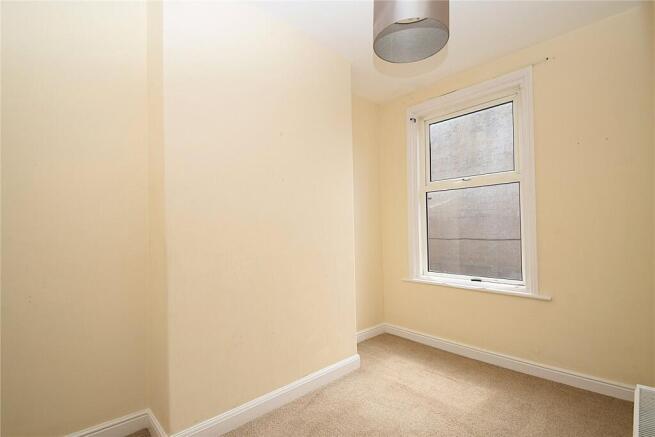 2 bed Terraced to rent Image 6