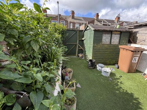 3 bed Terraced for sale Image 4