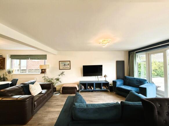 Lounge Area Richmond Rd Romiley. O'Connor Bowden