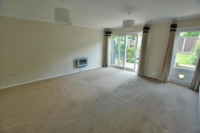 Sitting/dining room