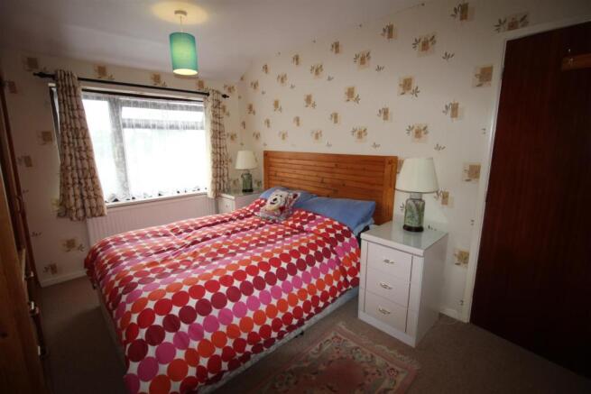 Bedroom 1.JPG
