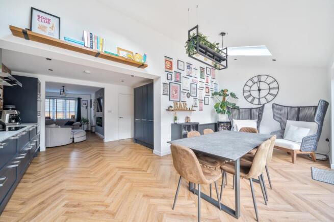 1389439-13-695d231e26023