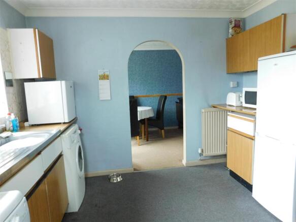 kitchen 1.JPG