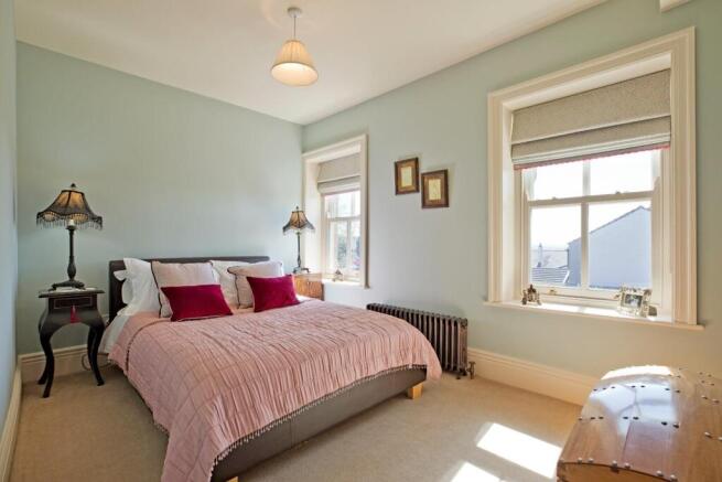 4 bed Detached for sale Image 6