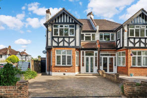 8, Hillside Gardens, Wallington SM6 9NY
