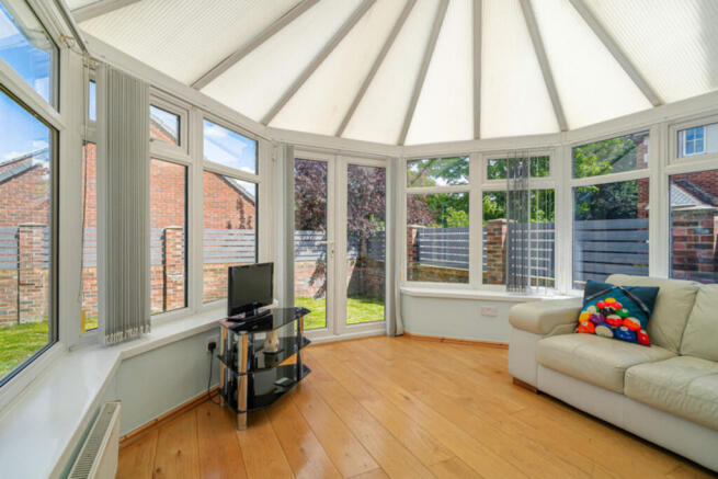 4 bed Detached for sale Image 8