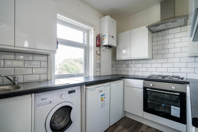 4 bed Flat to rent Image 7