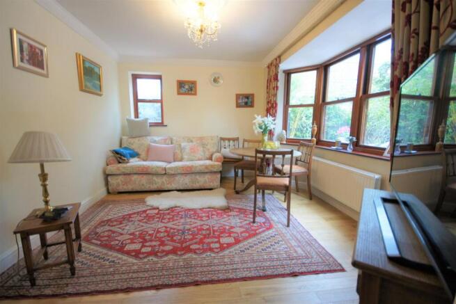 4 bed Detached for sale Image 10