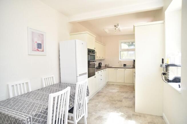 3 bed House for sale Image 5
